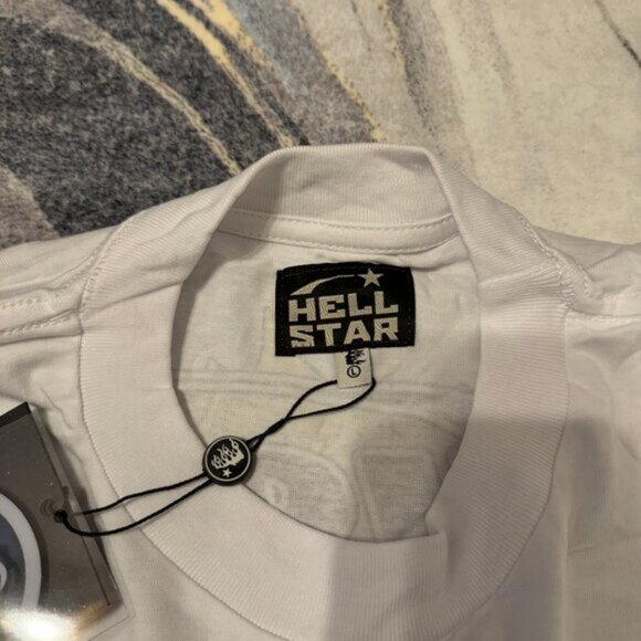 Hellstar Brainwashed By Hellstar White T-Shirt Men’s Size Medium Or Large - Picture 2 of 3